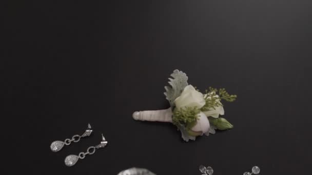 Bellissimi accessori da sposa, giorno del matrimonio . — Video Stock