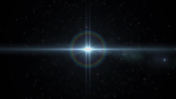 Het warme licht op de donkere achtergrond. anamorfe lens flare. — Stockvideo