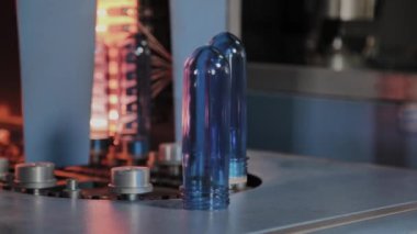 Pet preform fırın doğrultusunda hızlı hızlı Isıtma üzerinde hareket ettirin. Plastik şişe üretim