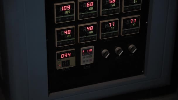 Electronic digital display on the production machine. — Stock Video