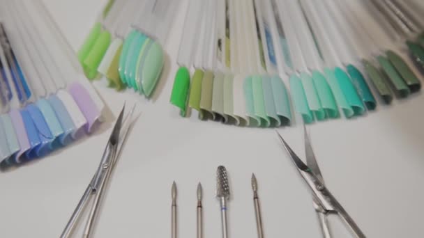 Kit d'outils de manucure et kit d'échantillons de peinture à ongles . — Video