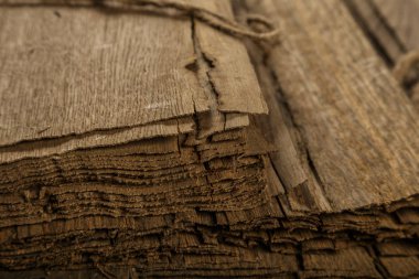 Bodrum katında kazık içine katlanmış kaplama meşe kaplama.