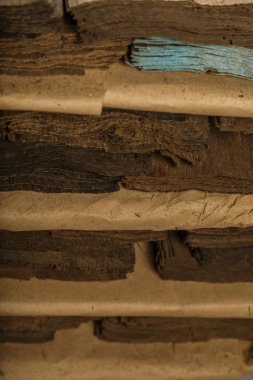 Bodrum katında kazık içine katlanmış kaplama meşe kaplama.