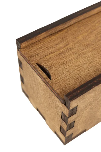 Schachtel aus handgemachtem Holz auf weißem Hintergrund, isoliert. — Stockfoto