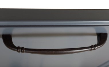 Arka plan veya mutfak için minimalist mobilya cephe kavramı, beyaz bir arka plan üzerinde mobilya iç.