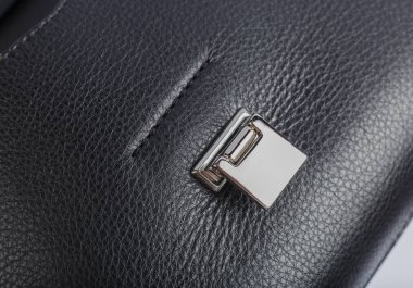 Bir kadın çantası, yeni tasarım yakın çekim detayları.