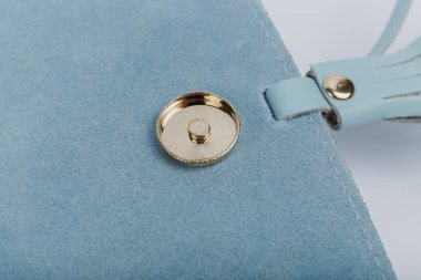 Bir kadın çantası, yeni tasarım yakın çekim detayları.