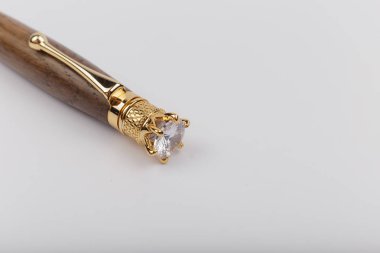 Egzotik, Lüks Iroko ahşap cıvata eylem kalem krom metal armatürleri ve ahşap güzel düğüm ile - Ürün Fotoğraf Tükenmez Kalem El Yapımı El Yapımı.