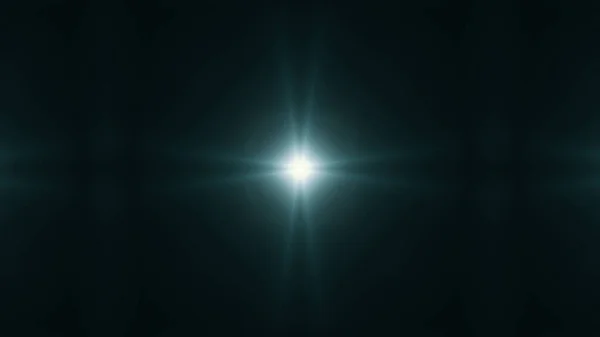 Όμορφη φωτοβολίδα φακού με ακτίνες σε μαύρο φόντο. — Φωτογραφία Αρχείου