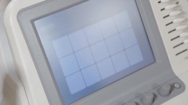 Bir tıp merkezinde ultrason cihazı..