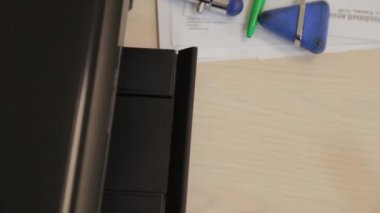 Mürekkep püskürtme yazıcısı belgeleri kağıda yazdırır.