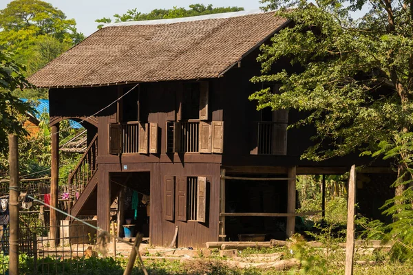 Una Casa Pueblo Tradicional Myanmar — Foto de Stock