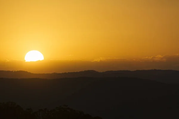 Apus Soare Frumos Deasupra Coastei Soarelui Situat Mapleton Falls Qld — Fotografie de stoc gratuită