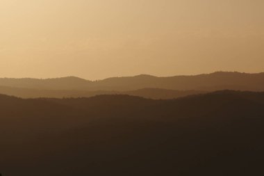 Sunshine Coast hinterland üzerinde güzel bir gün batımı. Mapleton Falls, Qld, Avustralya bulunan.