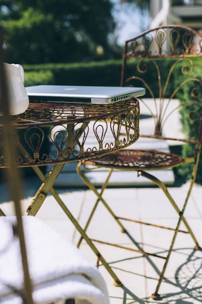 Bureau Jardin Extérieur Avec Vue Sur Forêt Montagne — Photo