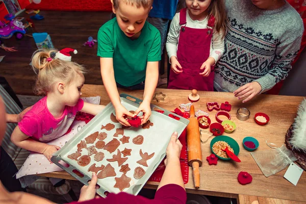 Baka Julkakor Christmas Pepparkakor Cookies Många Former Inredda Med Färgglada — Stockfoto