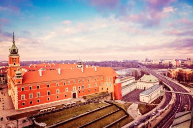 Varşova Mavi gökyüzü ile Eski Şehir