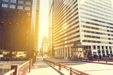 Boş Sokakta Chicago Günbatımı