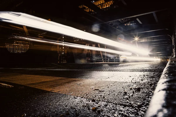 Les Sentiers Lumineux Sur Pont Chicago — Photo