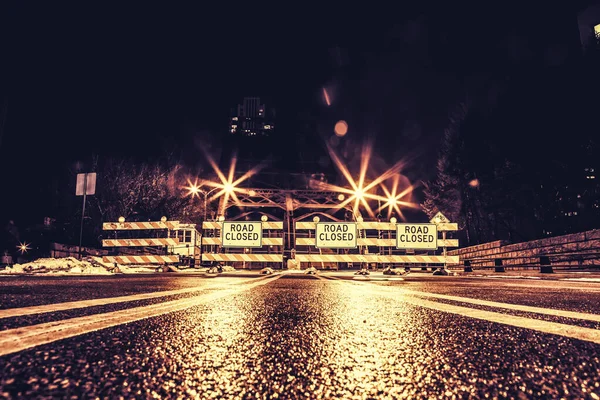 Gesloten Verkeersbord Nachts — Stockfoto