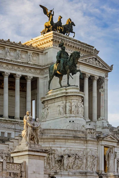 Edificio monumento de Vittoriano en Roma — Foto de Stock