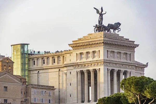 Vittoriano Denkmal Gebäude in Rom — Stockfoto