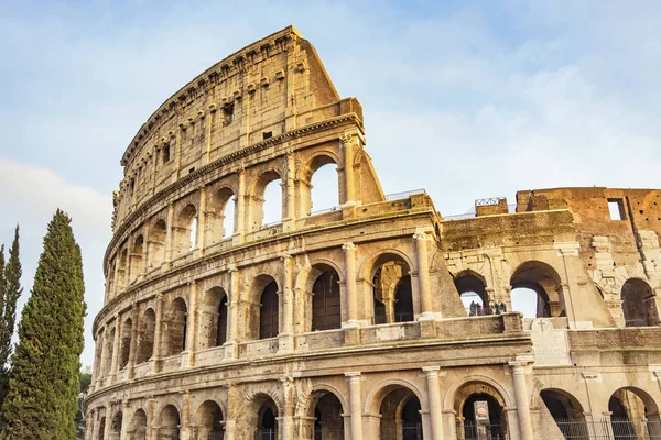 Edificio del estadio Coliseo en Roma — Foto de Stock