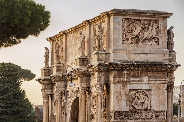 Antiguo arco histórico de Constantin en Roma — Foto de Stock