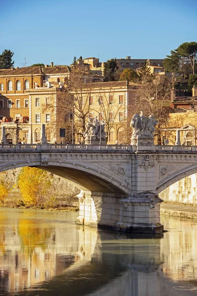 Вітторіо Емануеле мосту в Римі — стокове фото