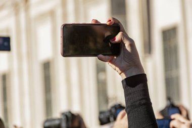 Vatikan Roma 'da insanlarla kalabalık Saint Peter Basilica