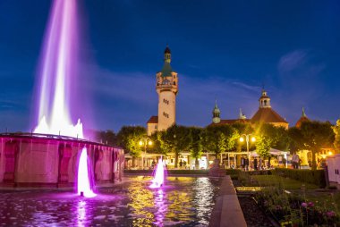 Sopot'ta kare ve gezinti arkeolojik satırlık simgesel yapı