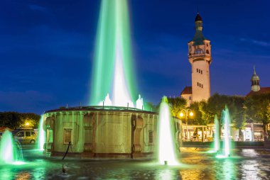 Sopot'ta kare ve gezinti arkeolojik satırlık simgesel yapı