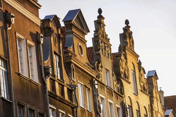 Vecchio edificio storico facciata di architettura a Danzica — Foto Stock