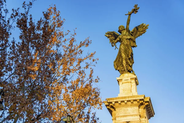 Vittorio emanuele brücke in rom — Stockfoto