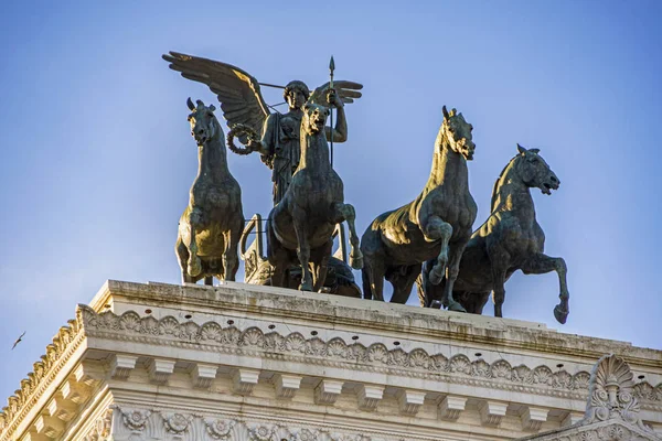 Vittoriano műemlék épületben található Róma — Stock Fotó