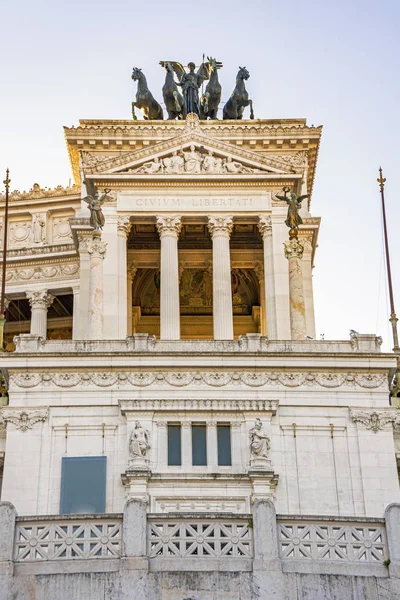 Vittoriano műemlék épületben található Róma — Stock Fotó