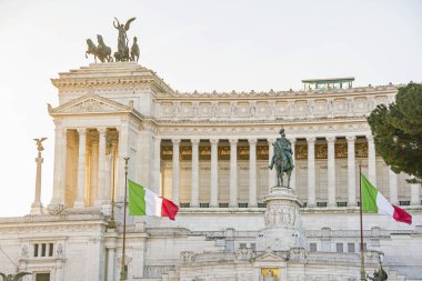 Roma'da bina Vittoriano'ya anıt