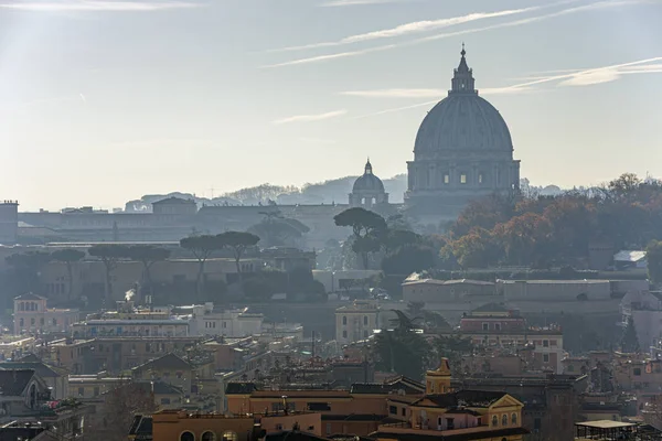 Petersbasilika-panorama in vatikan rom — Stockfoto