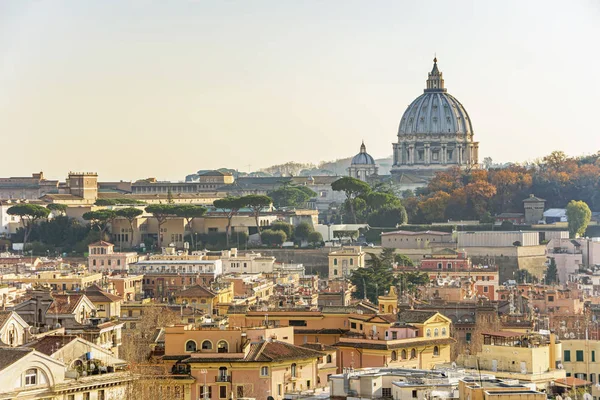 Szent Péter bazilika panoráma a Vatikán Rómában — Stock Fotó
