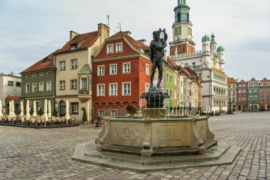 Poznan'da tarihi belediye binası mimarisi