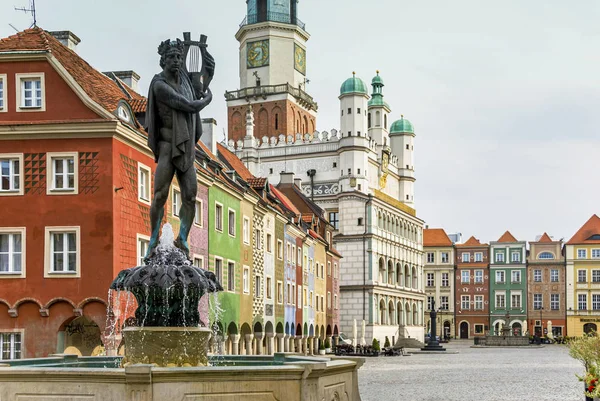 Arquitectura histórica del ayuntamiento en Poznan — Foto de Stock