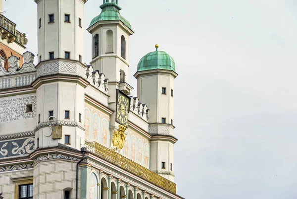 Architecture historique de la mairie de Poznan — Photo