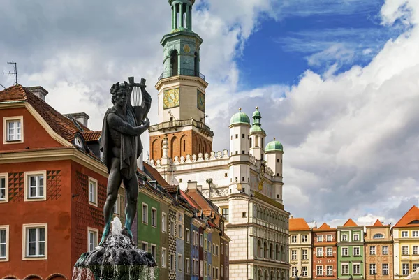 Arquitectura histórica del ayuntamiento en Poznan — Foto de Stock