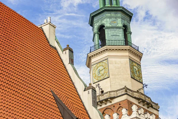 Architecture historique de la mairie de Poznan — Photo