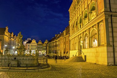 Poznan restoran ve kafe ile eski ünlü kare pazar