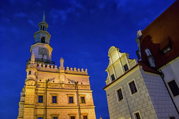 Poznan restoran ve kafe ile eski ünlü kare pazar — Stok fotoğraf