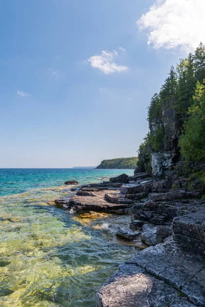 Bruce Peninsula shoreline at Cyprus Lake National Park Ontario o — Stock Photo, Image