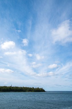 Göl Manitou Cirrus doğa ve manzara Manitoulin Isla üzerinde