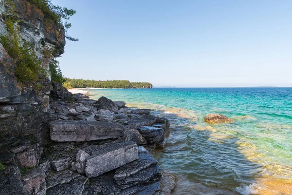 Bruce Peninsula shoreline at Cyprus Lake National Park Ontario o — Stock Photo, Image