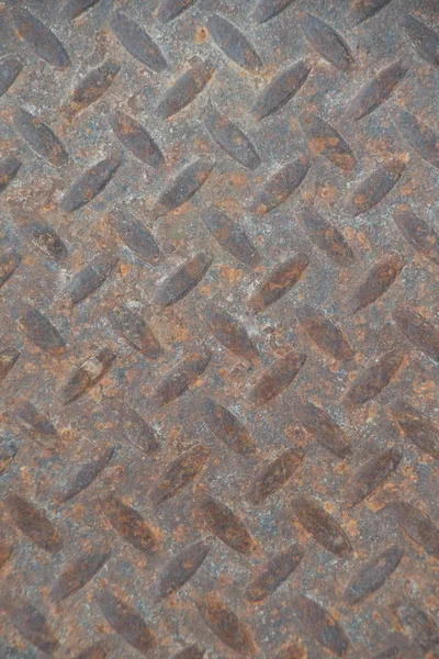 Rusty grungy Industrial Checker Plate Textura de fondo con Ru — Foto de Stock